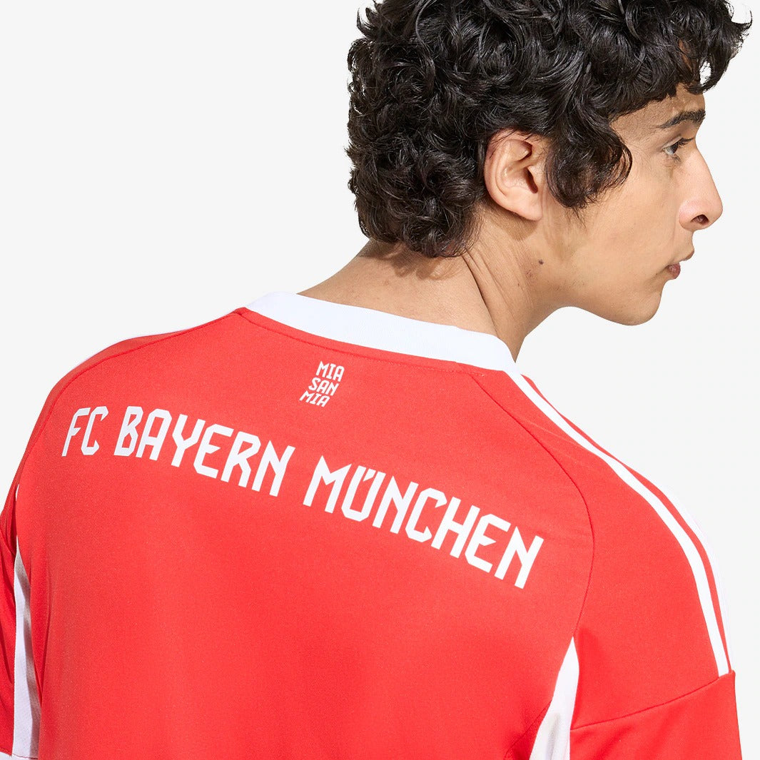 Bayern de Munique 25/26 Titular
