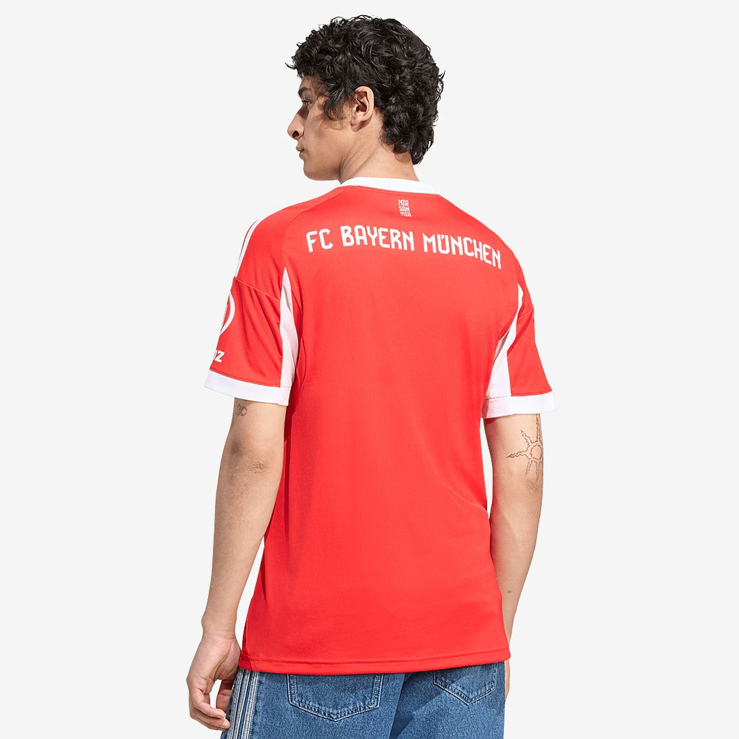 Bayern de Munique 25/26 Titular