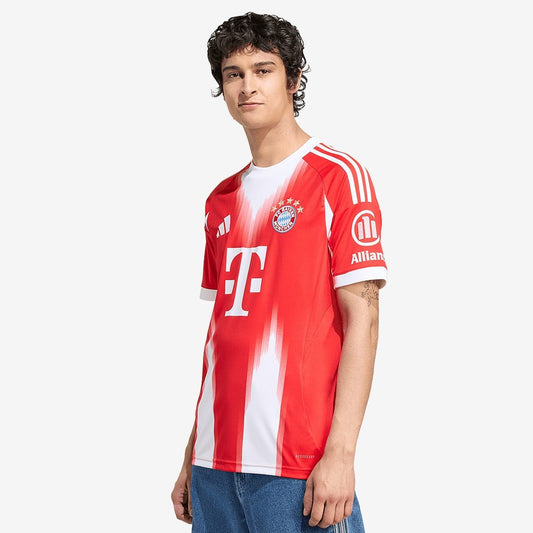 Bayern de Munique 25/26 Titular