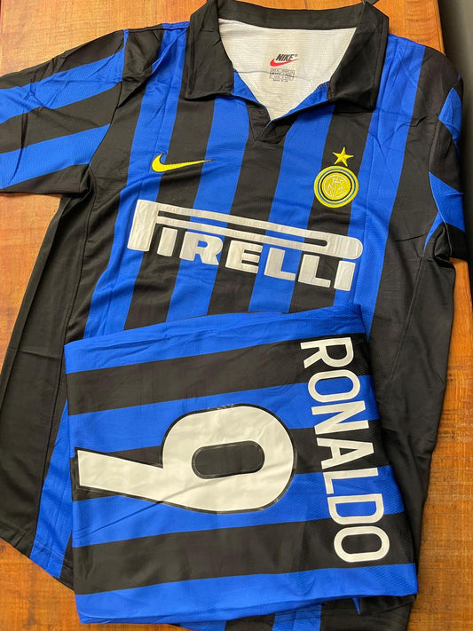Inter de Milão 98/99 – Ronaldo #9 (Retrô)