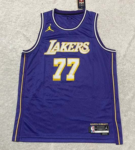Los Angeles Lakers - Luka Dončić #77