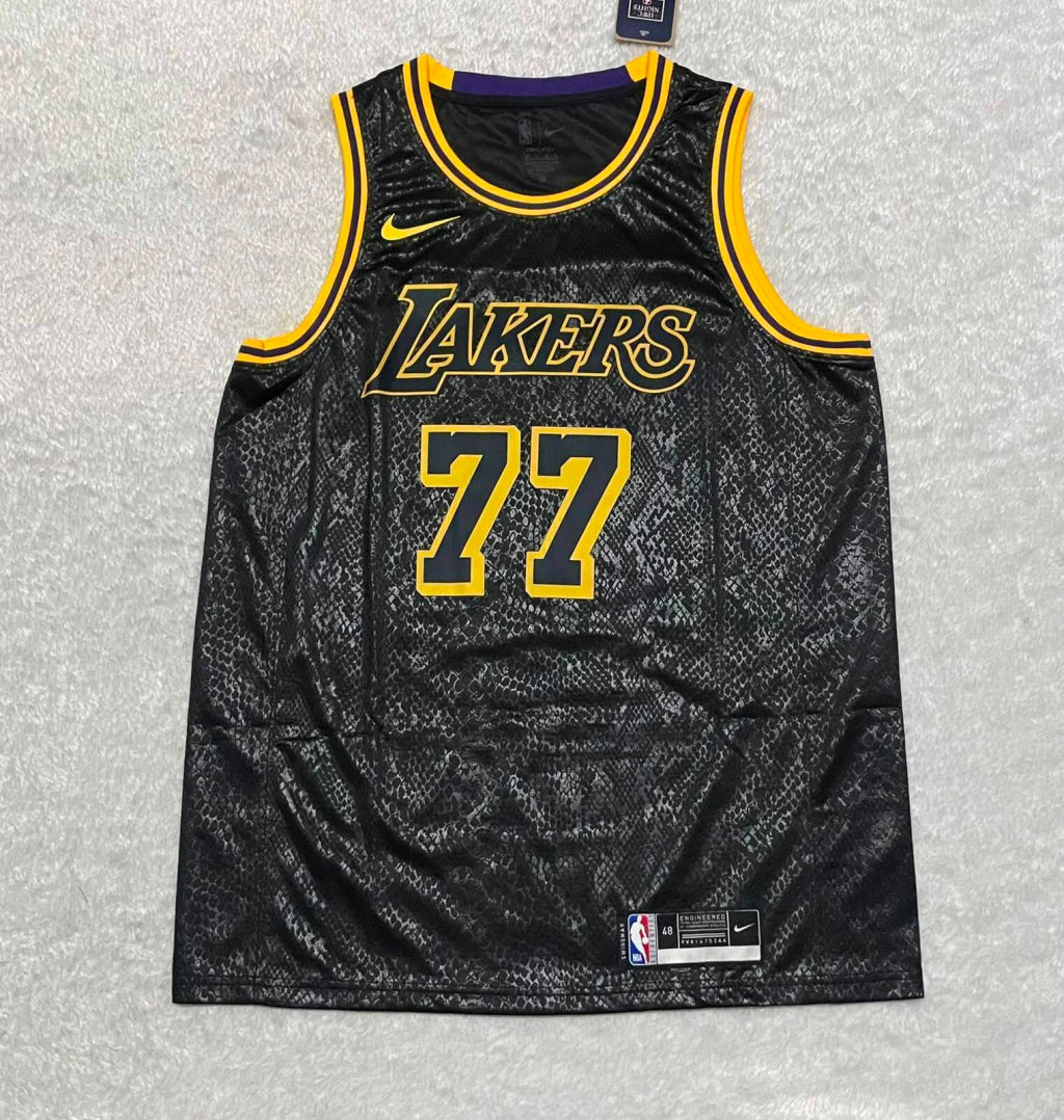 Los Angeles Lakers - Luka Dončić #77